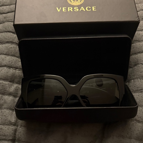 Versace Black Square Women's Sunglasses with Dark Lenses - Picture 6 of 10